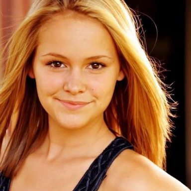 Cassi Thomson