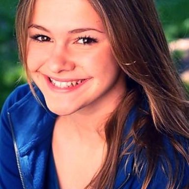 Cassi Thomson