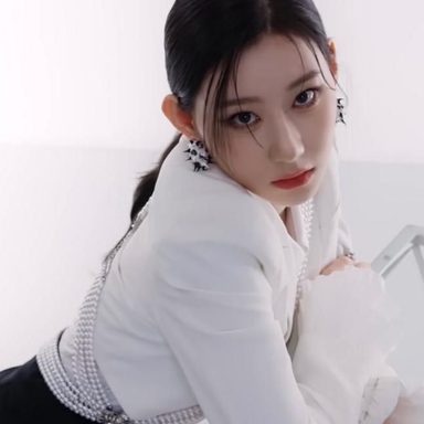 CHAERYEONG (ITZY) photo 34