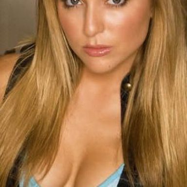Chantelle Paige photo 27