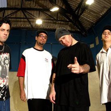 Charlie Brown Jr. photo 45