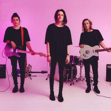 Chase Atlantic photo 9