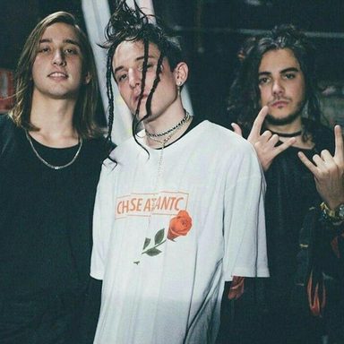 Chase Atlantic photo 14