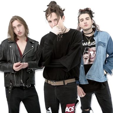 Chase Atlantic photo 23