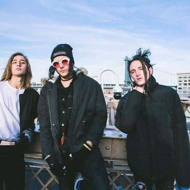 Chase Atlantic photo 21