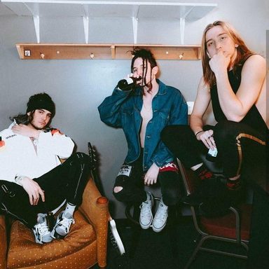 Chase Atlantic photo 12