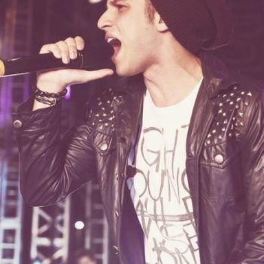 Chay Suede photo 13