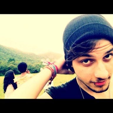Chay Suede photo 10