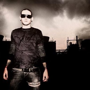 Chester Bennington photo 9