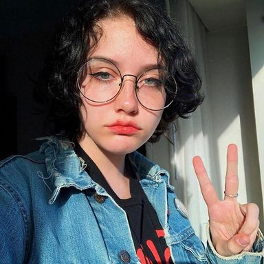 Chloe Moriondo photo 18