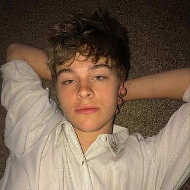 Christian Leave photo 10