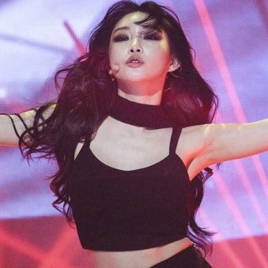 CHUNG HA photo 26