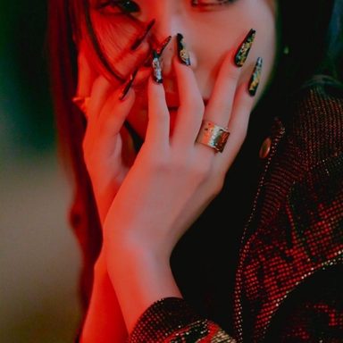CHUNG HA photo 25