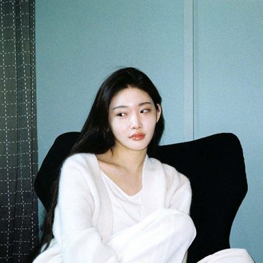 CHUNG HA photo 12