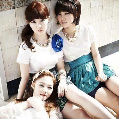 C-REAL (K-pop) photo 17