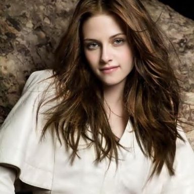 Dakota Fanning And Kristen Stewart
