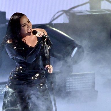 Demi Lovato photo 9