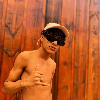 Dexter Almada photo 25