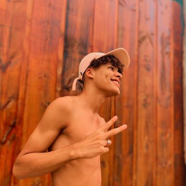 Dexter Almada photo 27