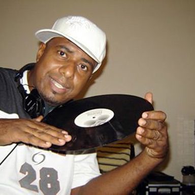DJ Robson Leandro