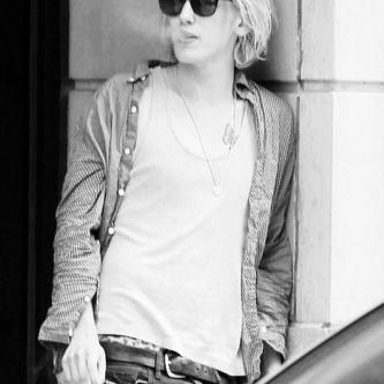 The Darling Buds (Jamie Campbell Bower)