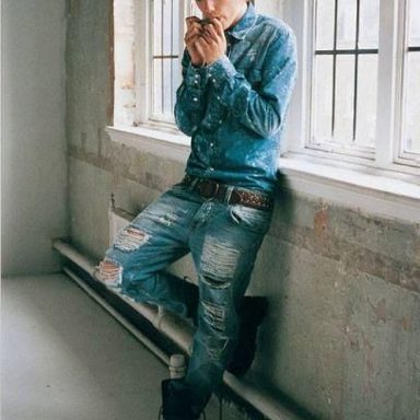 The Darling Buds (Jamie Campbell Bower)