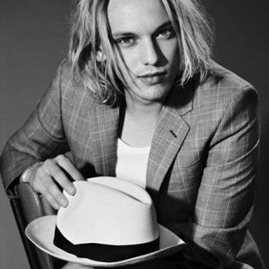 The Darling Buds (Jamie Campbell Bower) photo 15