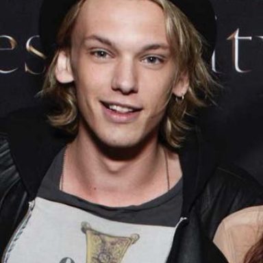 The Darling Buds (Jamie Campbell Bower) photo 10