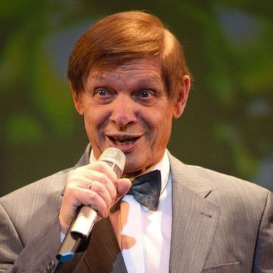 Eduard Khil