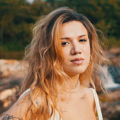 Elana Dara