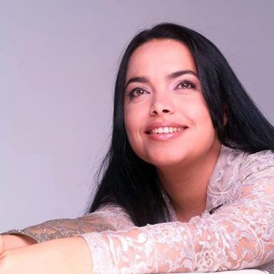 Eliane Silva photo 15