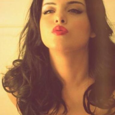 Elizabeth Gillies
