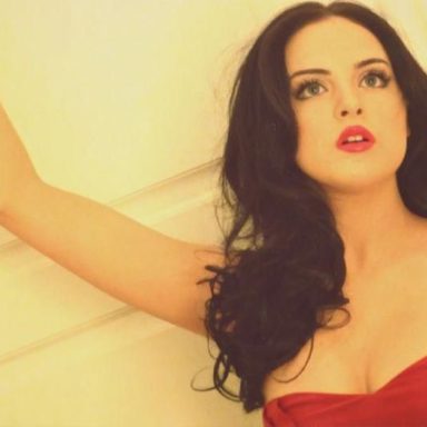 Elizabeth Gillies