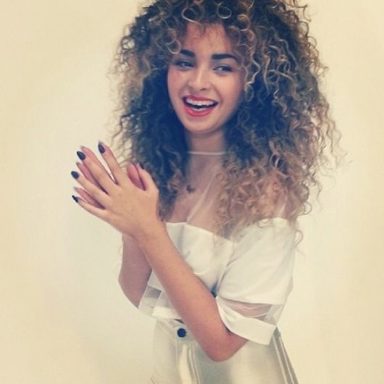 Ella Eyre photo 9