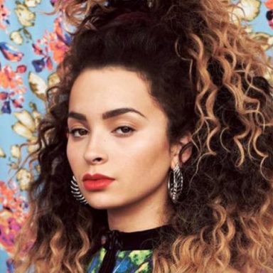 Ella Eyre