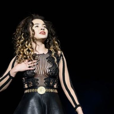 Ella Eyre