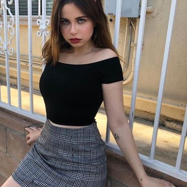 ellise photo 39