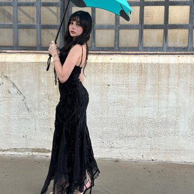 ellise photo 16