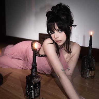 ellise photo 33