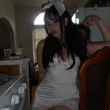 ellise photo 10