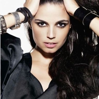 Emanuelle Araújo