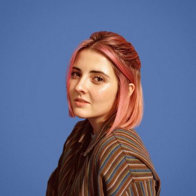 Emily Burns photo 19