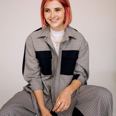 Emily Burns photo 14
