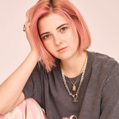 Emily Burns photo 10