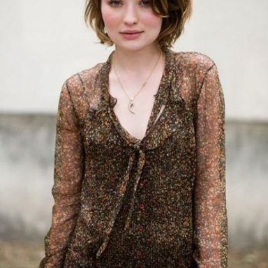 Emily Browning photo 9