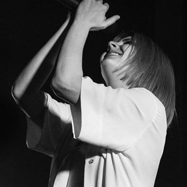Emily Burns photo 16