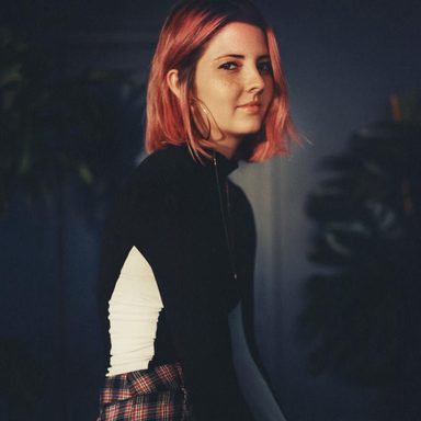 Emily Burns photo 22