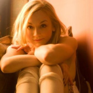 Emily Kinney photo 14