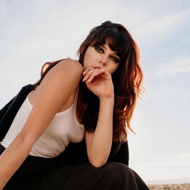Emily Vaughn photo 24