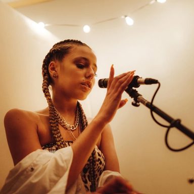 Emily Vaughn photo 10